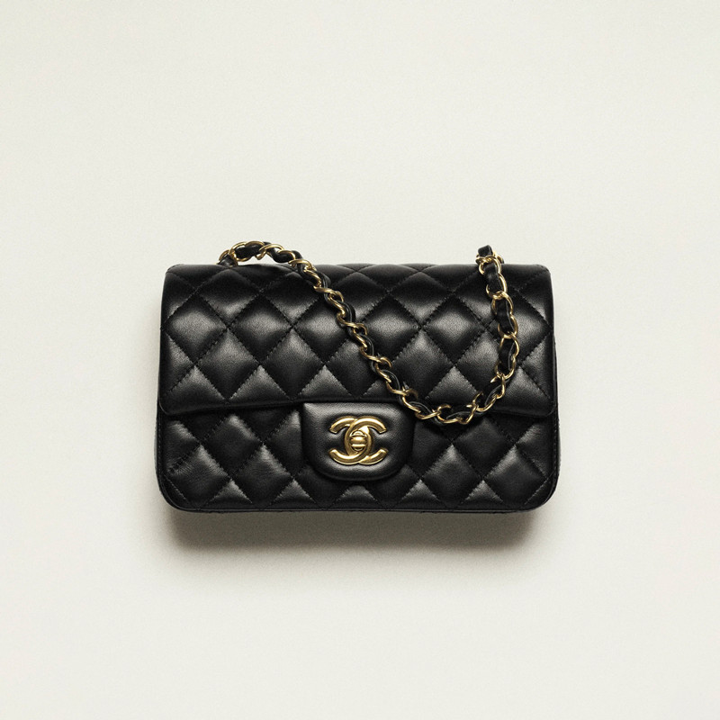 Chanel Mini Classic Handbag Lambskin Chanel Bag 12 × 20 × 6 cm