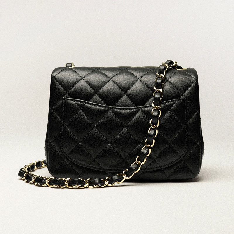 Chanel Mini Classic Handbag Lambskin Chanel Bag 13.5 × 17 × 8 cm