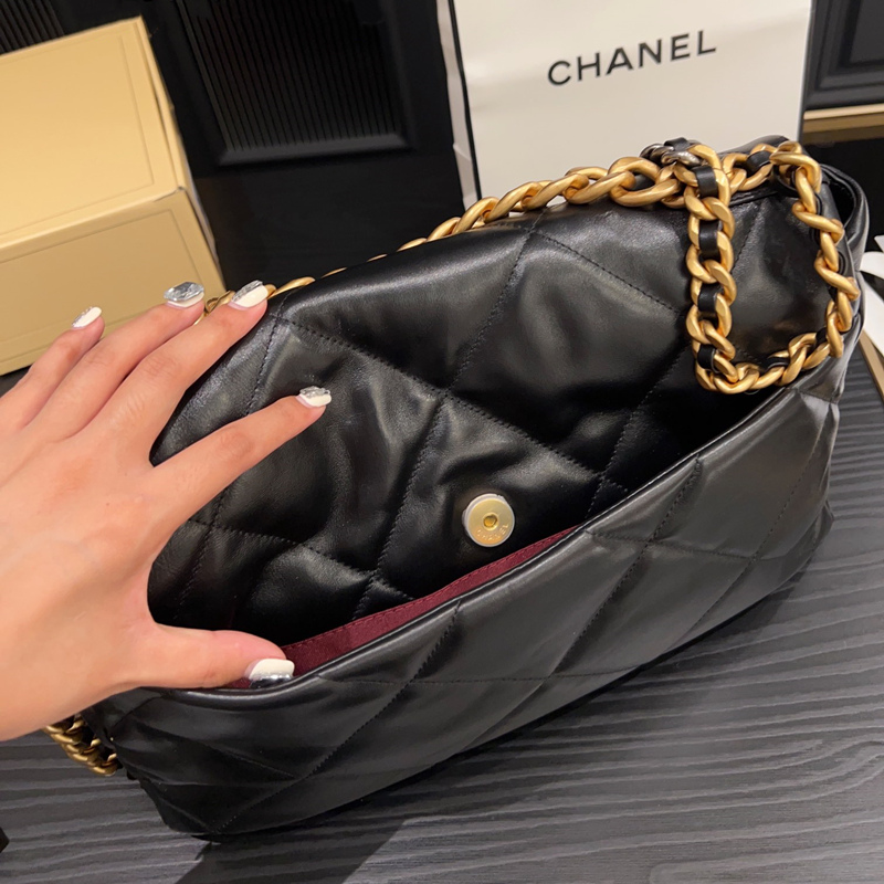 Chanel 19 MAXI Handbag Lambskin Classic Flap Bag Fashion Shoulder Bag Chanel Bag